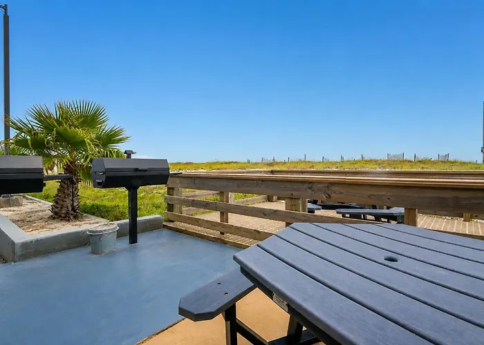 Apartment Island Winds West 2723-4